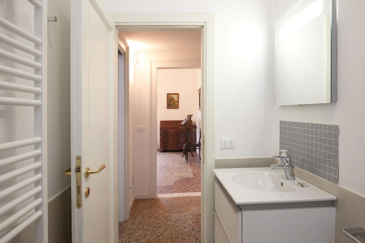 Santa Marta By Halldis Venezia