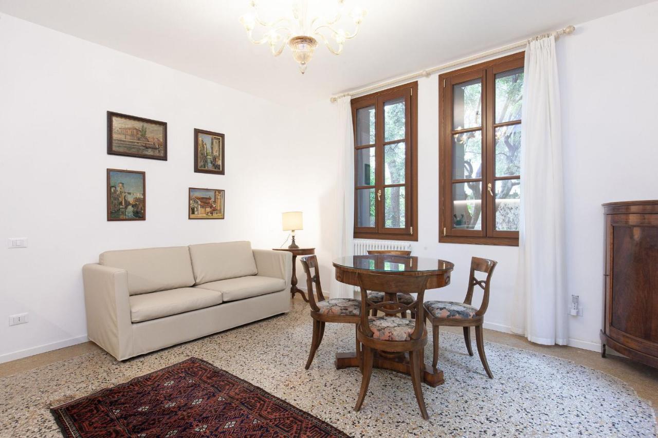 Santa Marta By Halldis Venezia